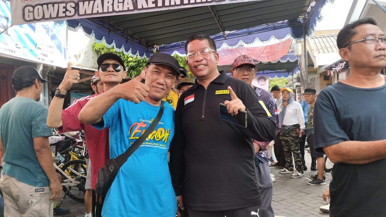 Warga Ketintang gowes santai bareng dewan