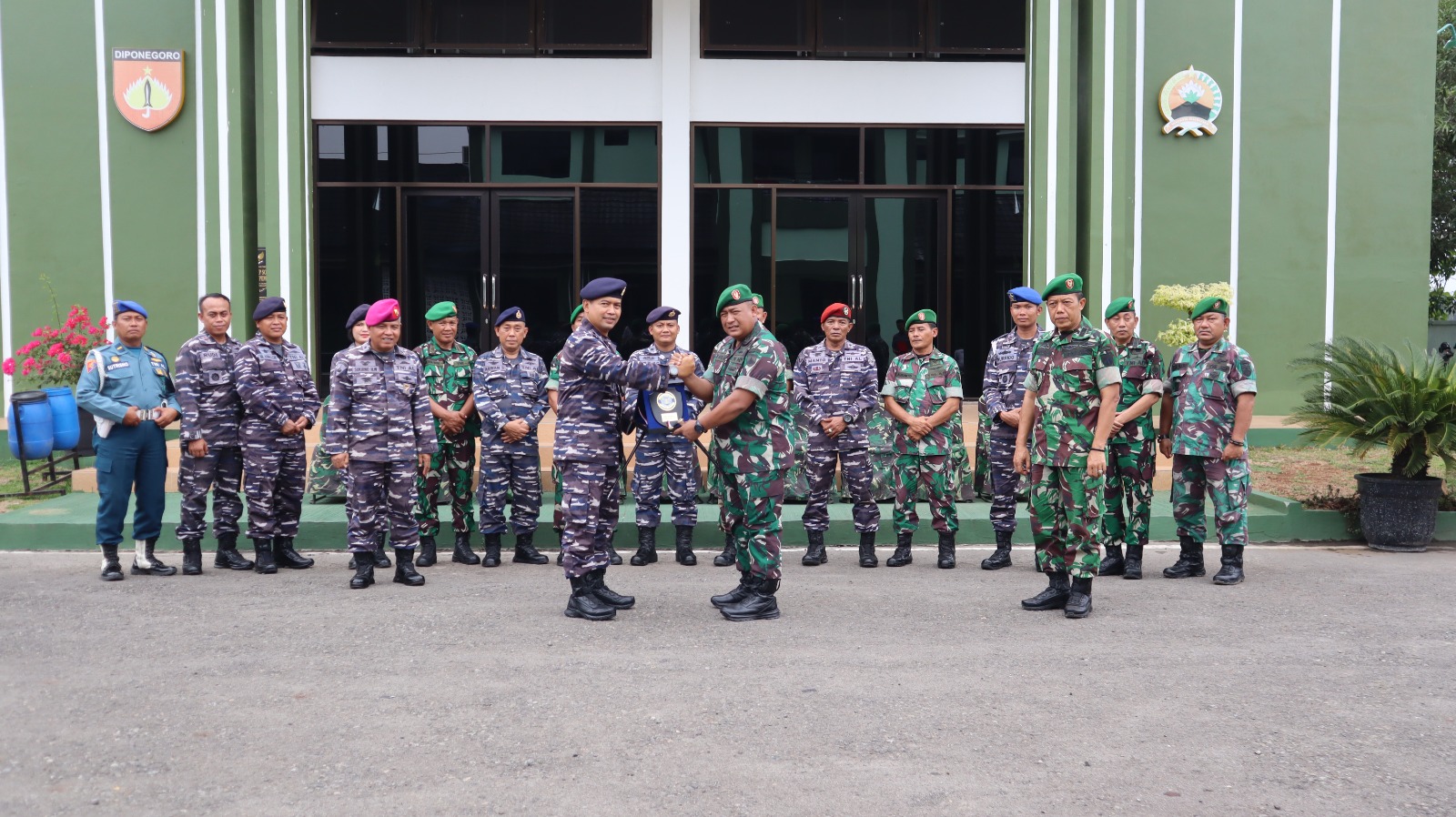 Di Ruang Transit Makodim 0711 Pemalang, Dandim Terima Kunjungan Kerja Danlanal Tegal