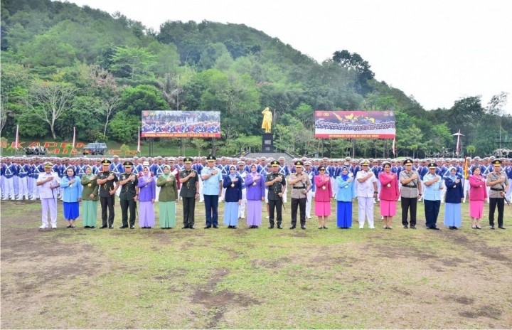 Gubernur AAL Hadiri Wisuda Prajurit Taruna Akademi TNI Dan Akademi Kepolisian