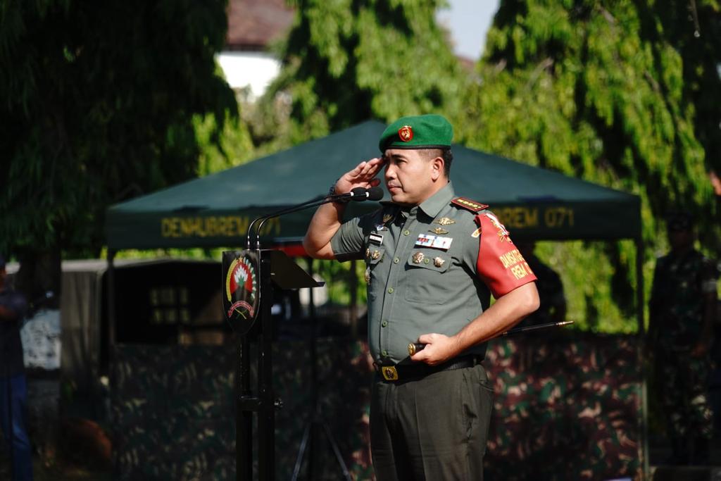 Danrem 071/Wijayakusuma pimpin Apel gelar pasukan Pam VVIP di lapangan alun-alun Kajen Kab. Pekalongan.