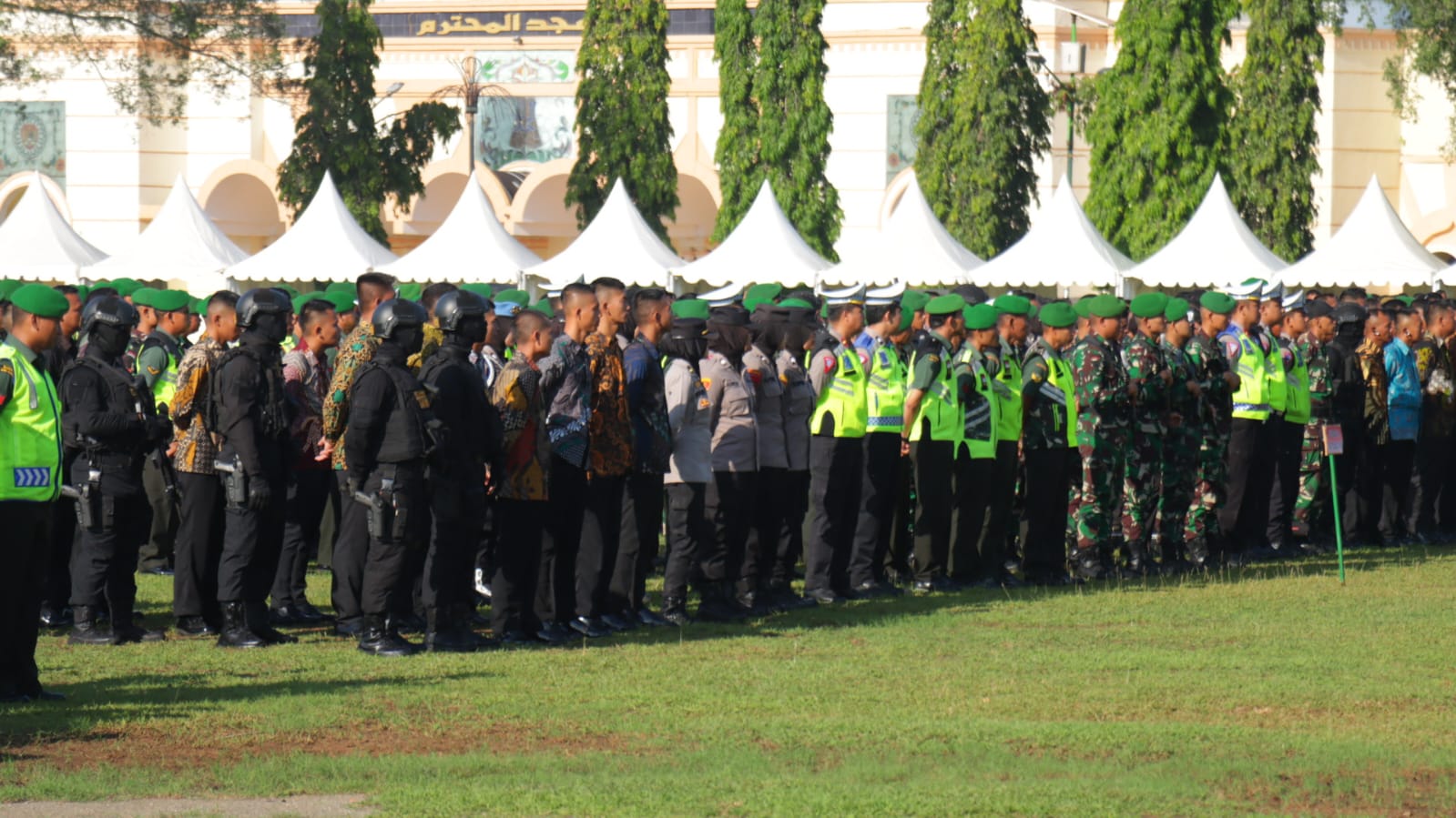 Gabungan Personel TNI-Polri Laksanakan Apel Gelar Pasukan Dalam Rangka Kunjungan Kerja Presiden RI Ir. H. Joko Widodo di Pekalongan