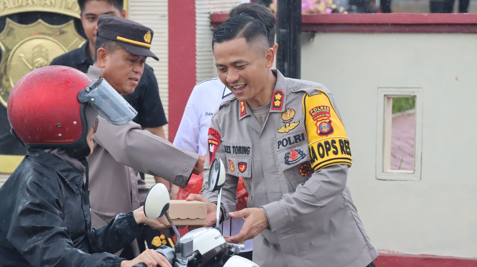 Peduli Sesama Polres Bontang Berbagi Takjil di Bulan Ramadhan