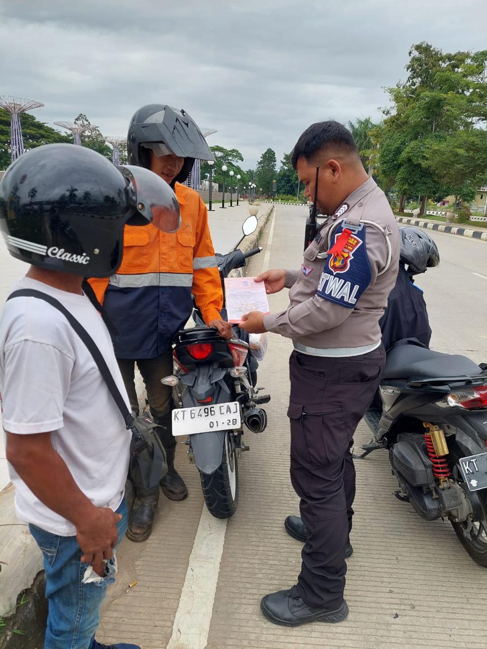 Satlantas Polres Kukar Tertibkan Pengguna Knalpot Yang Tidak Sesuai Spesifikasi