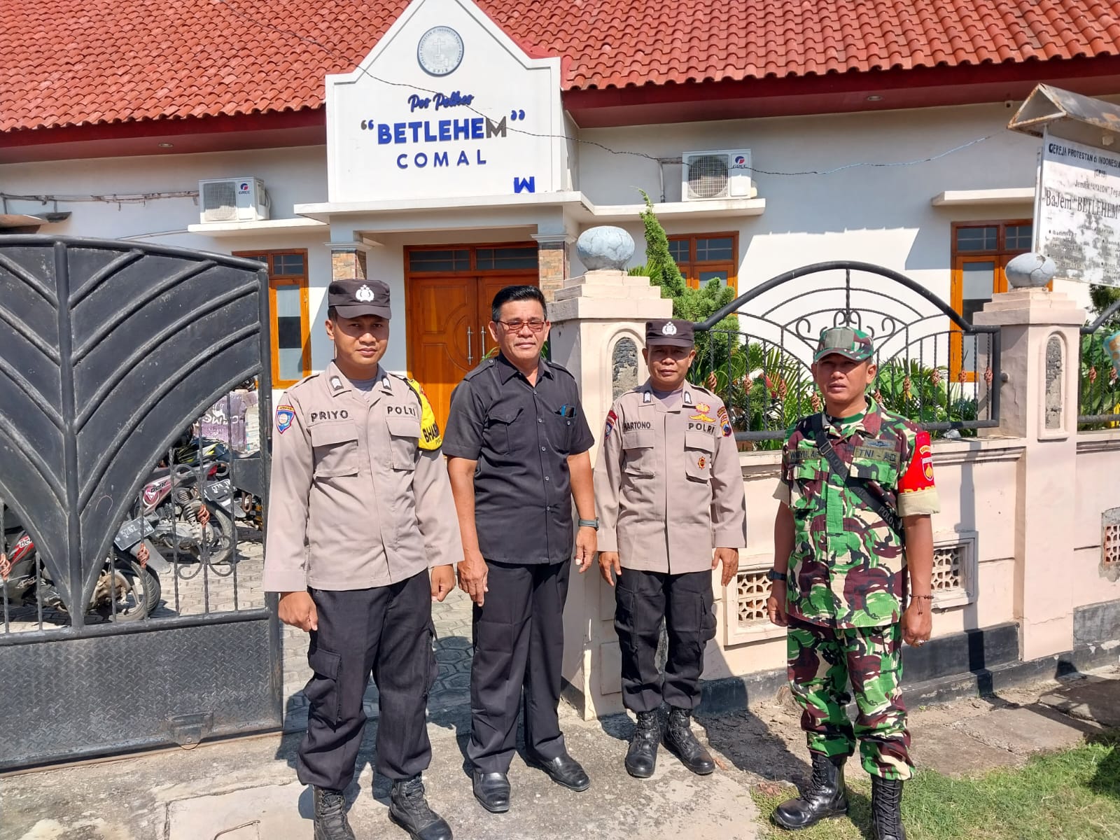 Pengamanan Kegiatan Kebaktian Jum at di GPib