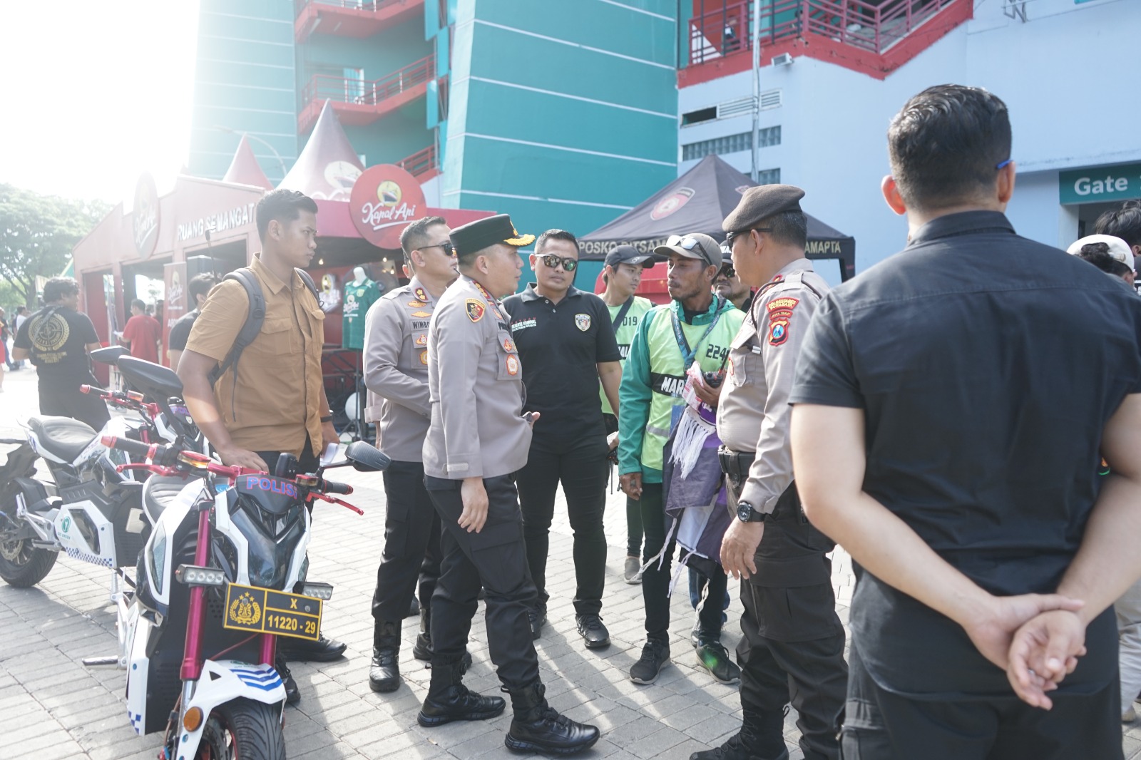 Polda Jatim Lakukan Penyekatan Suporter Persib Tindaklanjuti Keputusan PSSI