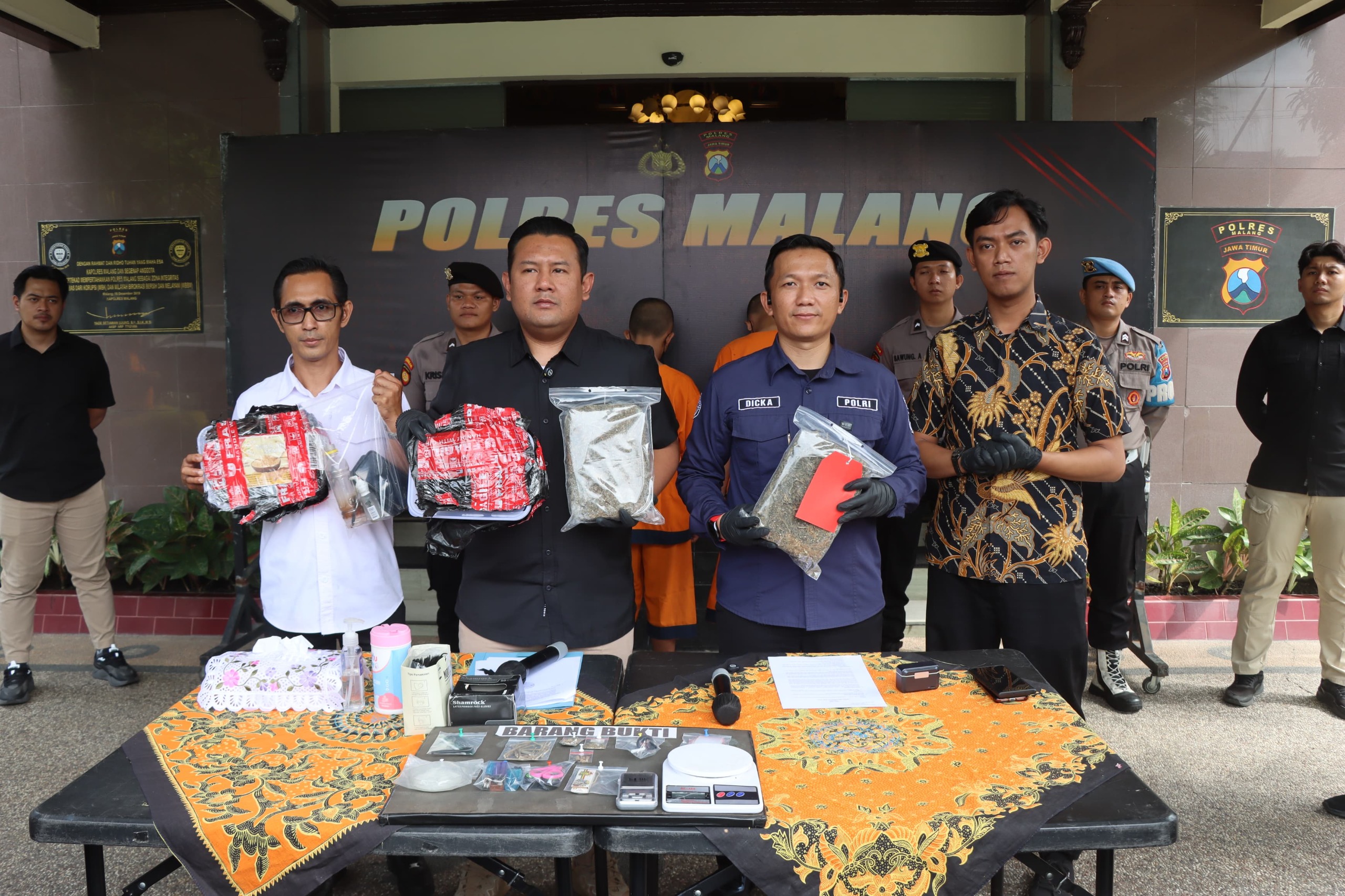 Polres Malang Berhasil Bongkar Peredaran Narkoba Jaringan Lapas, 2 Kilogram Ganja Disita