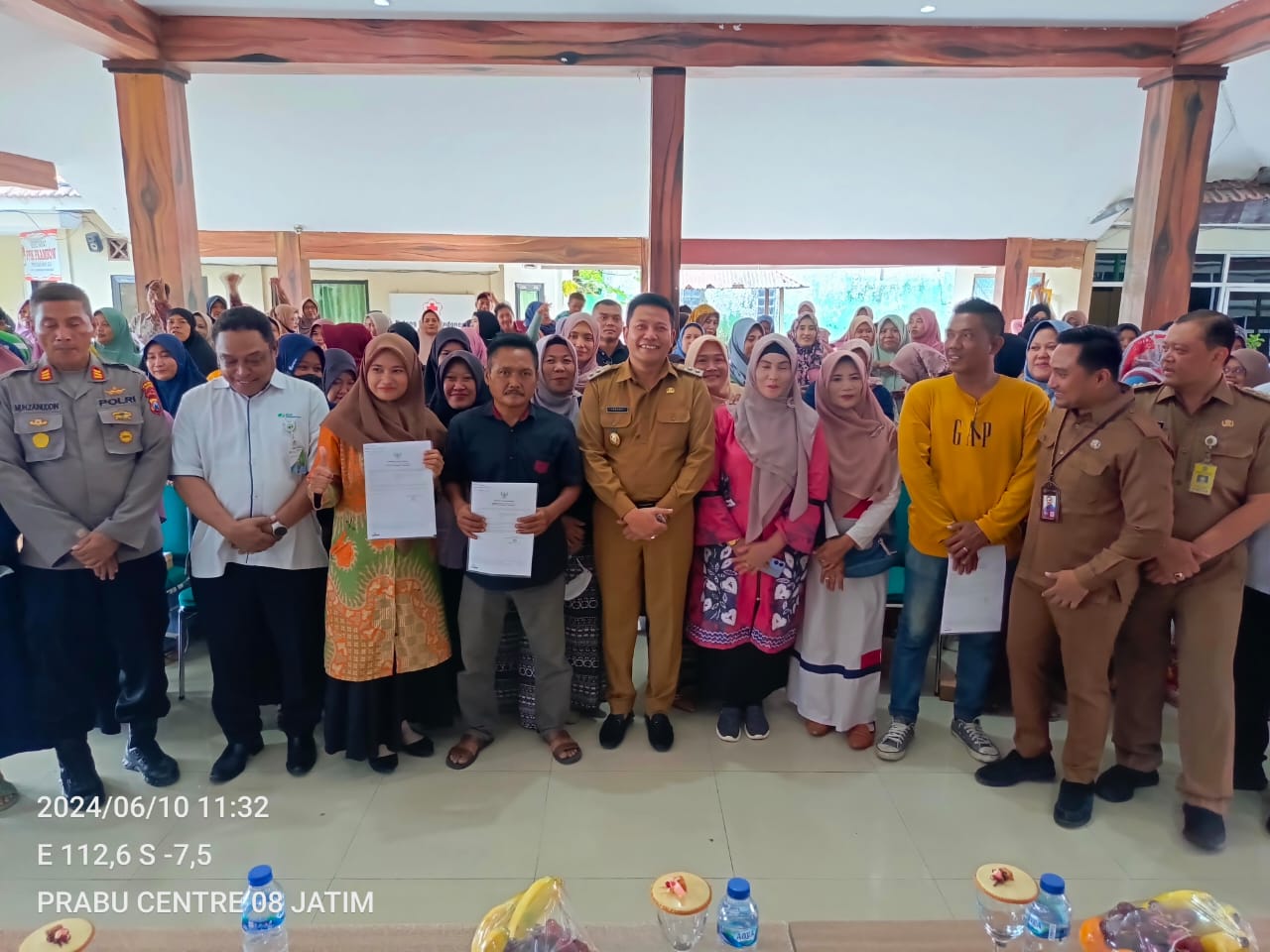 Giat Plt Bupati Subandi.SH Sosialisasi Kemudahan Usaha dan Perijinan UMKM di Kecamatan Prambon.