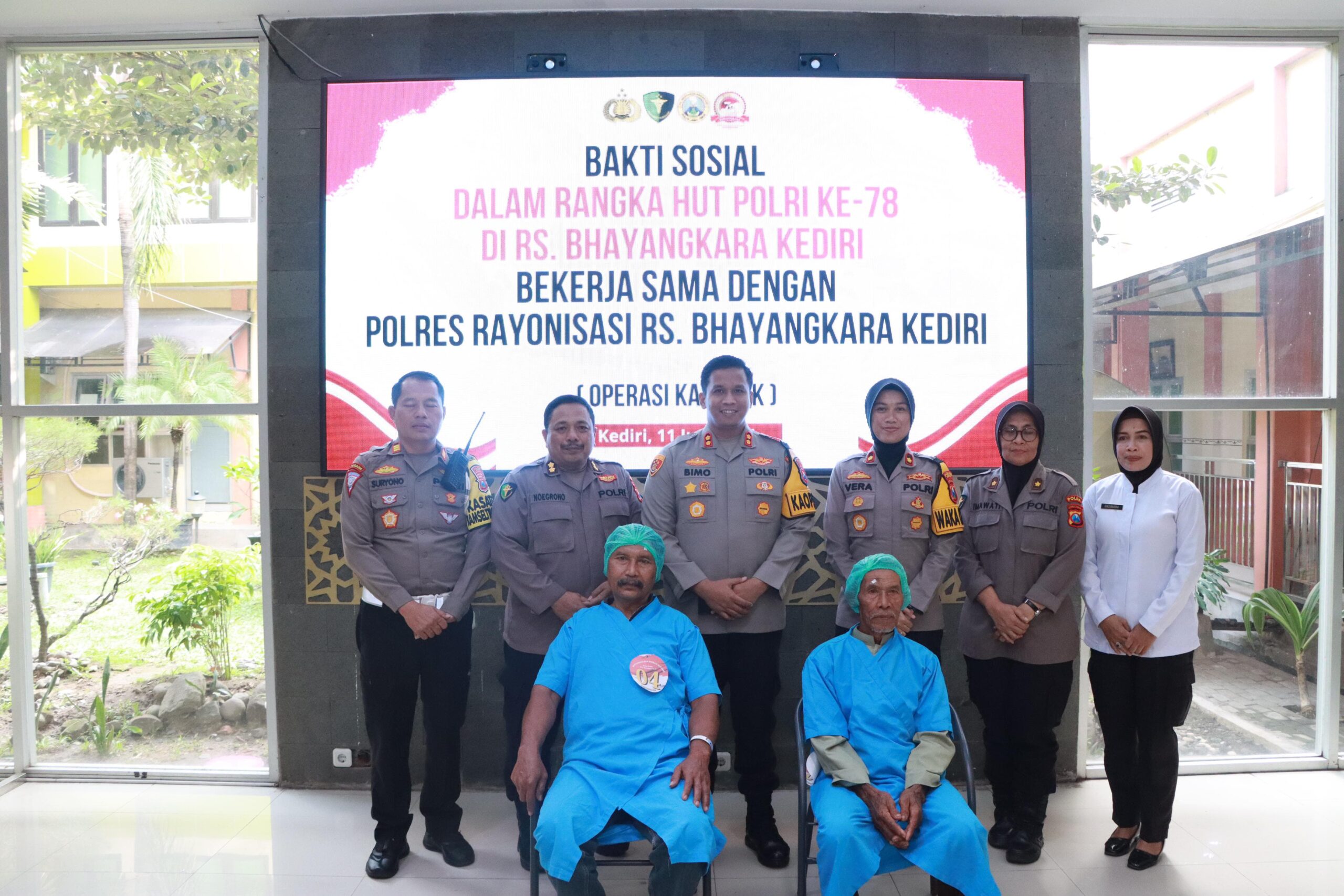 Polres Kediri Gelar Operasi Katarak Gratis Sambut HUT Bhayangkara Ke-78