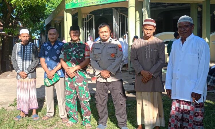 Polsek Pulau Bunaken Amankan Pelaksanaan Sholat Idul Adha di Masjid Al Munawarah Bunaken