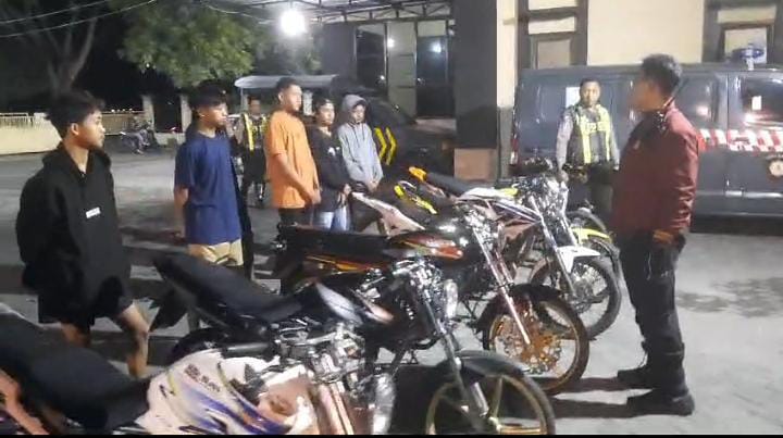 Maksimalkan Patroli Malam Minggu, Polres Kediri Jaring Belasan R2 Tidak Sesuai Spektek