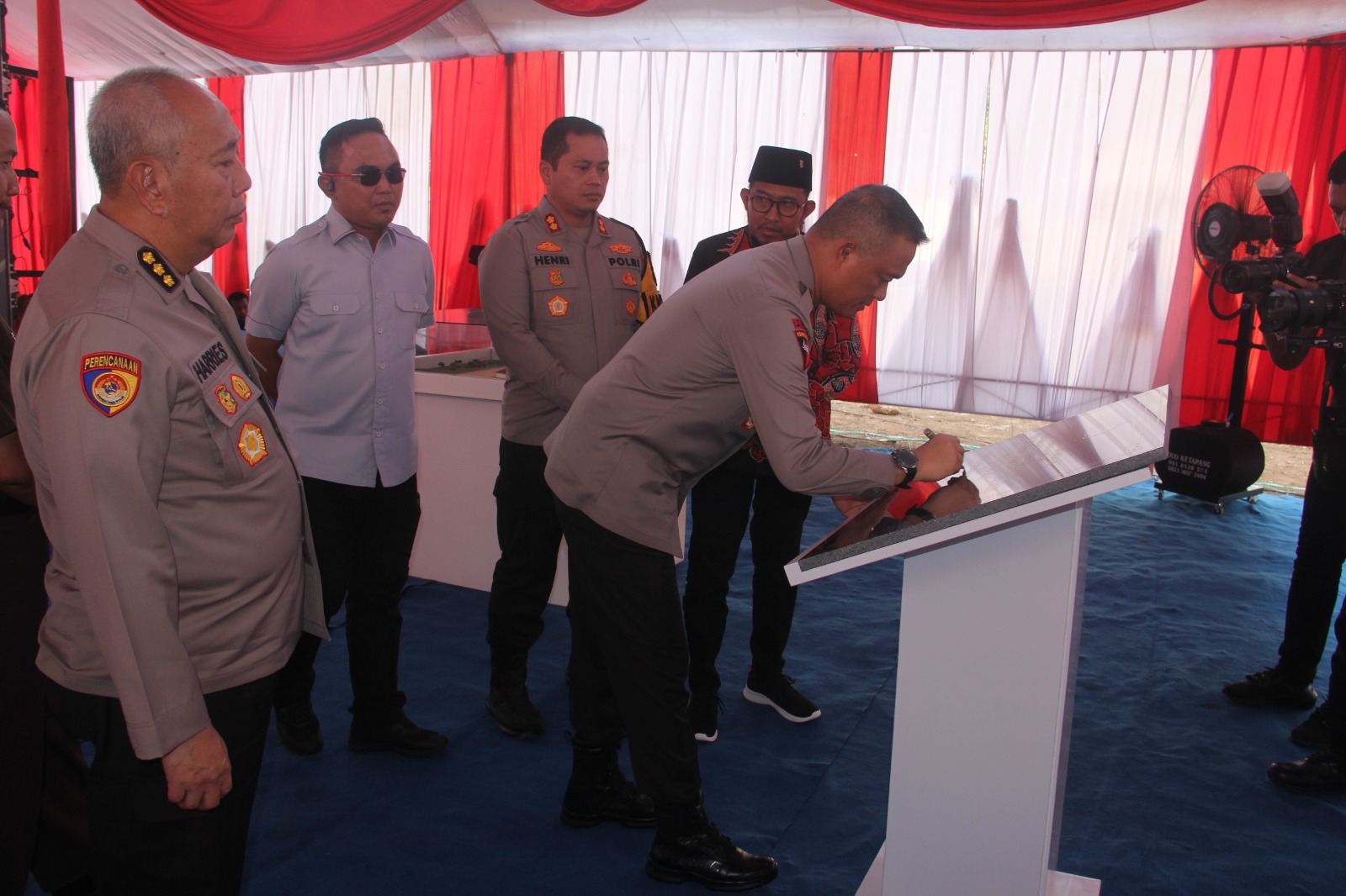 Kapolda Jatim Letakan Batu Pertama Gedung Satya Haprabu Polres Sumenep