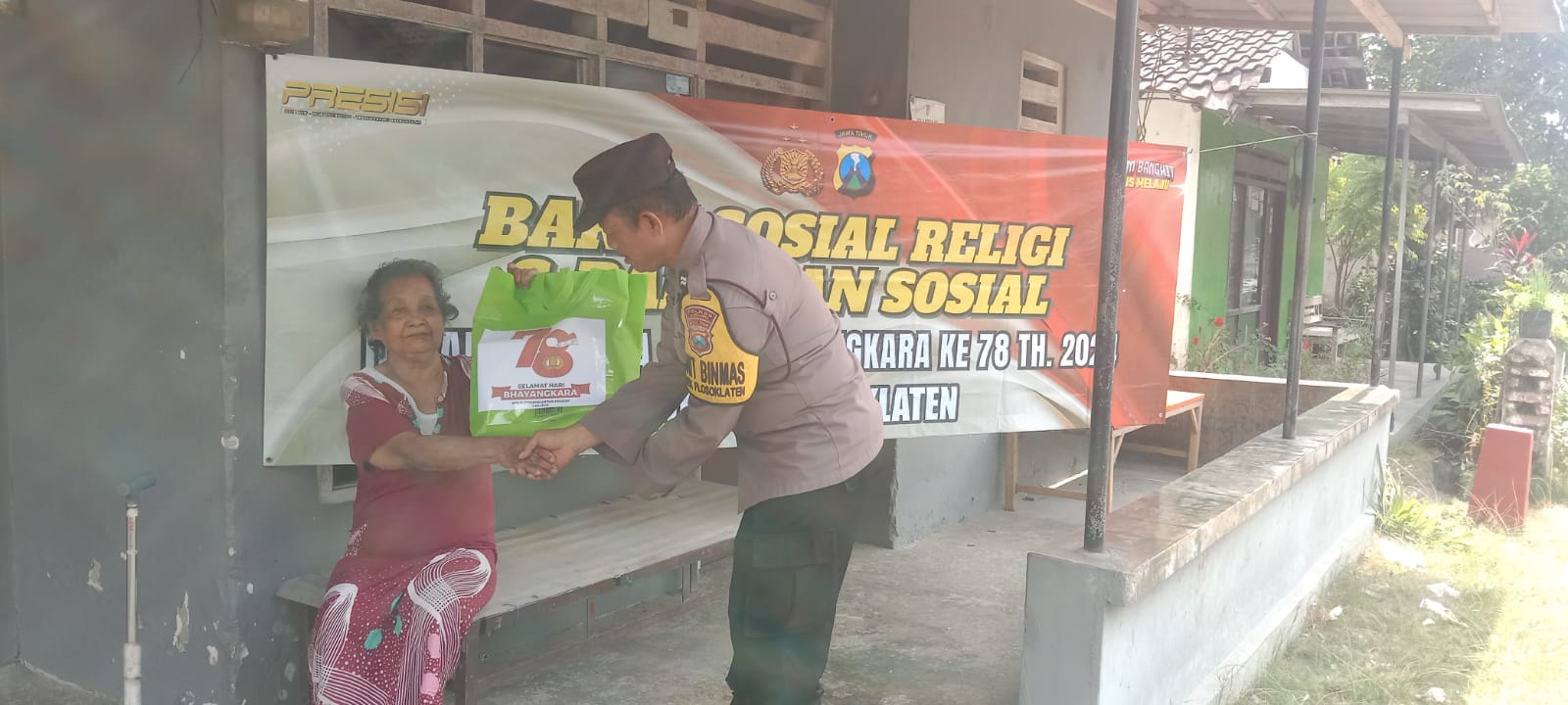 Rayakan Hari Bhayangkara Dengan Kegiatan Positif, Polisi Kediri Beri Bantuan Sosial