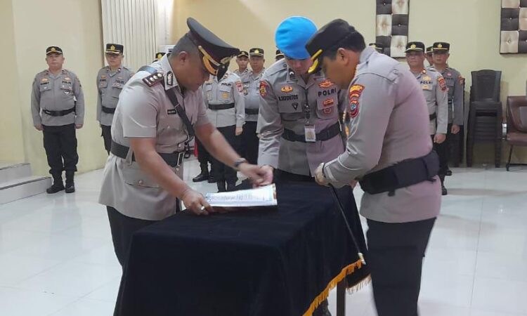 Serahkan Sapi Kurban ke Dua Masjid di Manado, Ronald Lumbuun : Wujud Toleransi Beragama