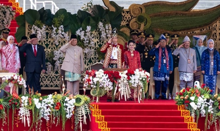 Panglima TNI Hadiri Upacara Penurunan Bendera Sang Merah Putih di Istana Negara, IKN