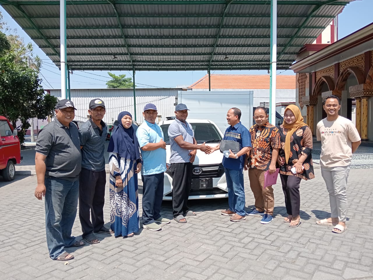 Penyerahan Hadiah Utama Sebuah Mobil Ayla Oleh Pak Wakit, Jalan Sehat di Alon-Alon Jombang