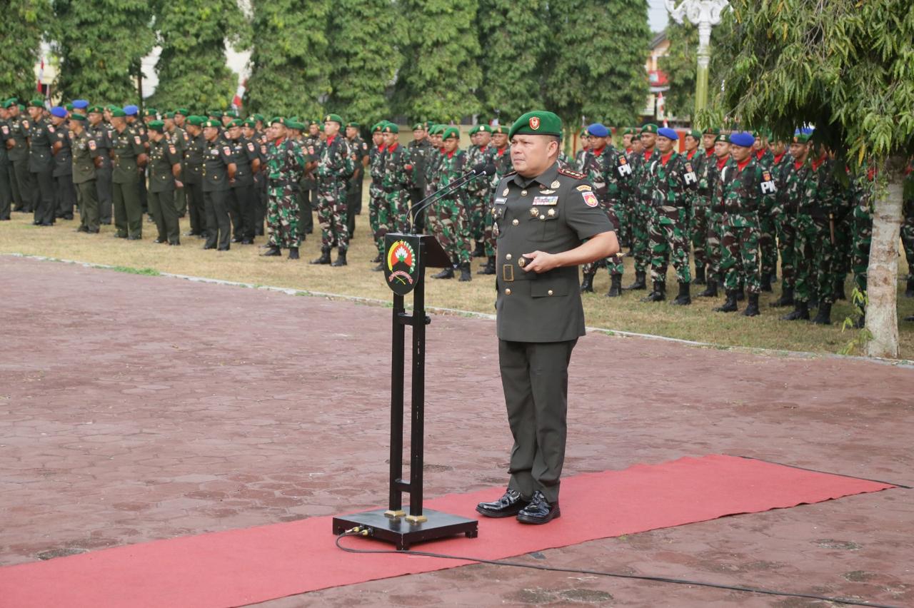 HUT ke-63 Korem 071/Wijayakusuma : Danrem Pimpin Ziarah Rombongan di TMP Tanjungnirwana